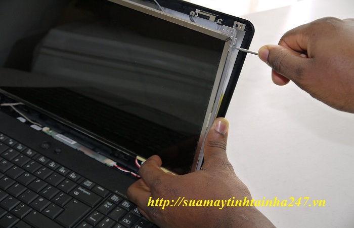 Thay màn hình laptop Hp giá rẻ lấy ngay